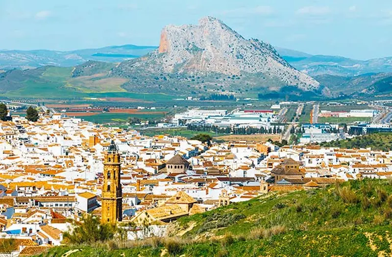 Vista de Antequera para el directorio de Empresas de alquiler de maquinaria