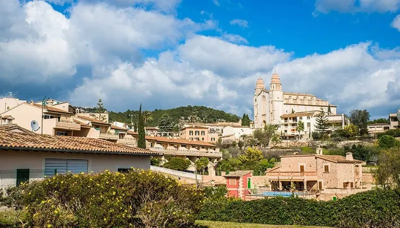 Vista de Calvià para el directorio de Empresas de alquiler de maquinaria